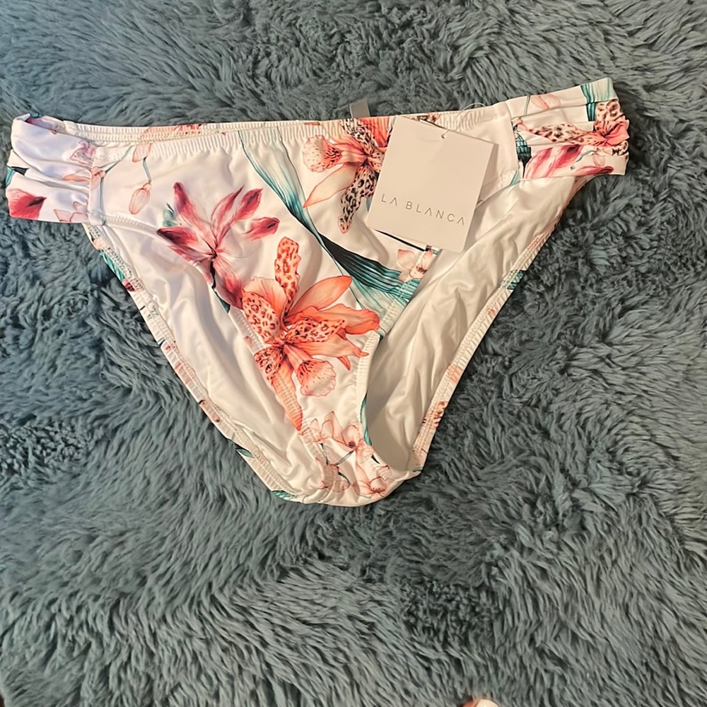 LA BLANCA NWT swim bottom size 16